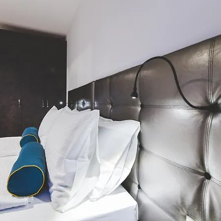 Luxury Antonia In The Centre Apartment